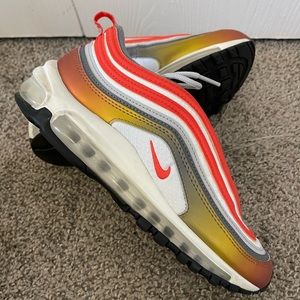 Nike air max 6.5 kids / 8 women